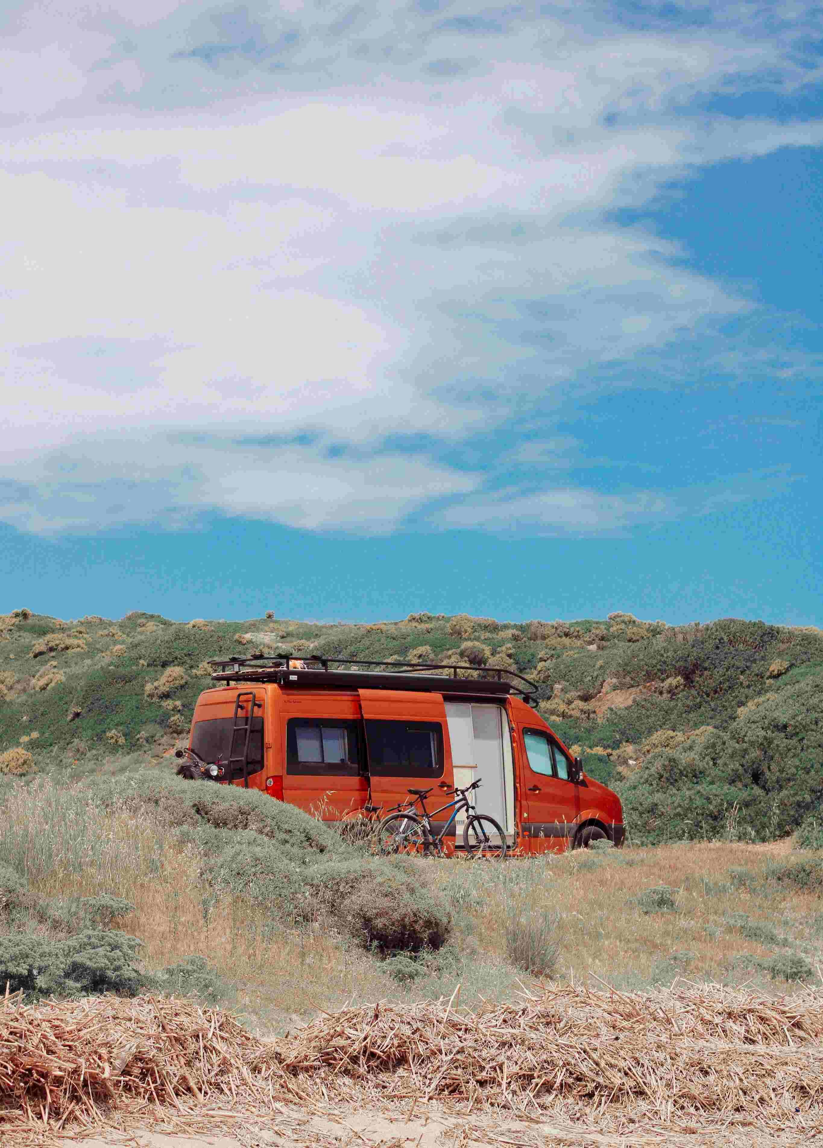 Van aménagé avec panneaux solaires